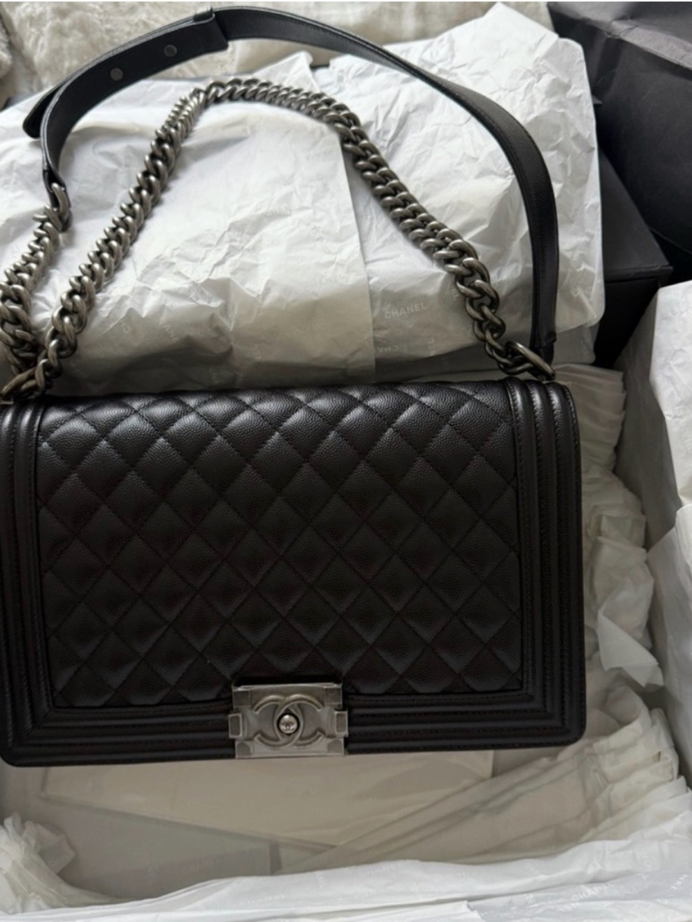 CHANEL
Caviar Quilted New Medium Boy
Flap Black
$4,500
